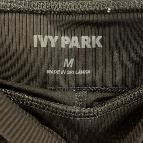 Leggings - IVY PARK - Size Medium - Picture 3 of 6